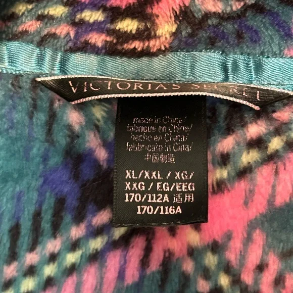 VICTORIAS SECRET ROBE - Picture 3 of 3